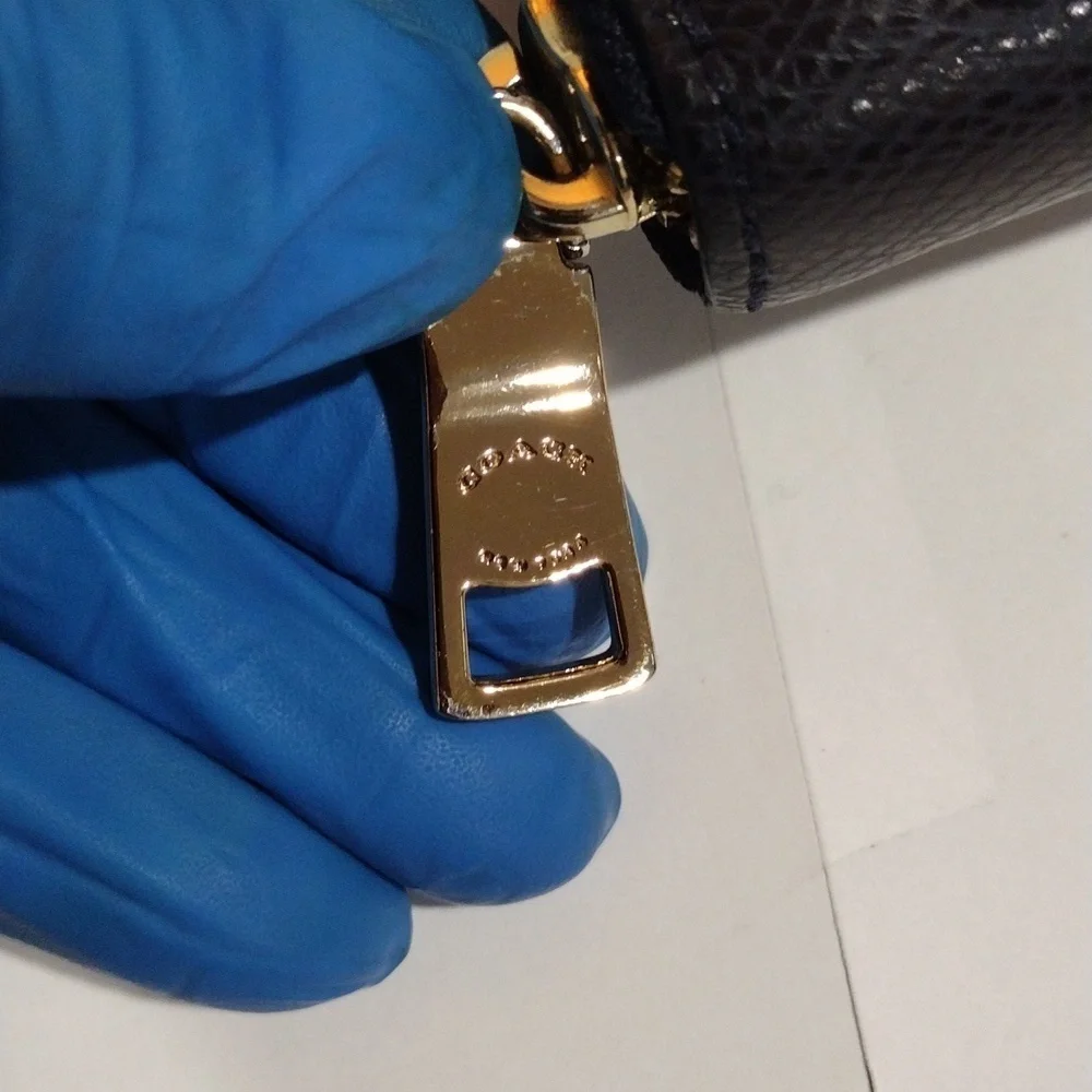 Authentic Coach Navy & Blue Crossgrain Zip-Around Wallet – Gold Logo Leather